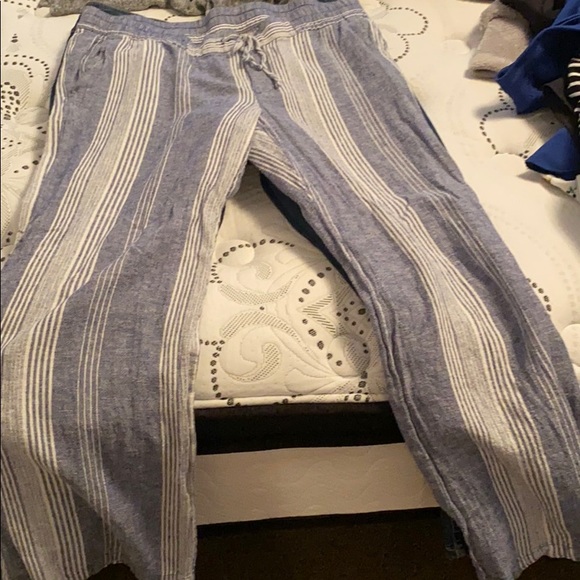 Pants and leggings and scrub bottoms - Picture 4 of 6